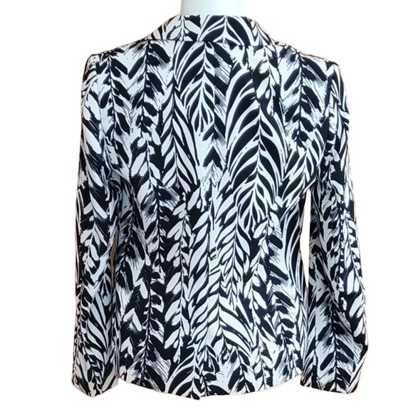 Roz & Ali Black and White Abstract Leaf Print Lined Blazer Jacket - Picture 3 of 10